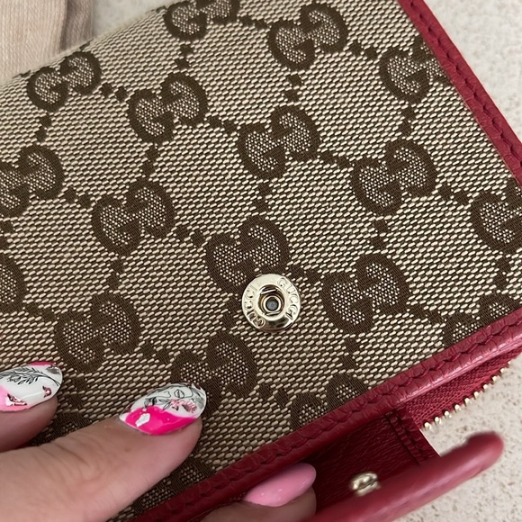 $1,185 New Authentic GUCCI Wallet Signature Canvas Red Beige Brown Bifold Zip - Picture 13 of 14